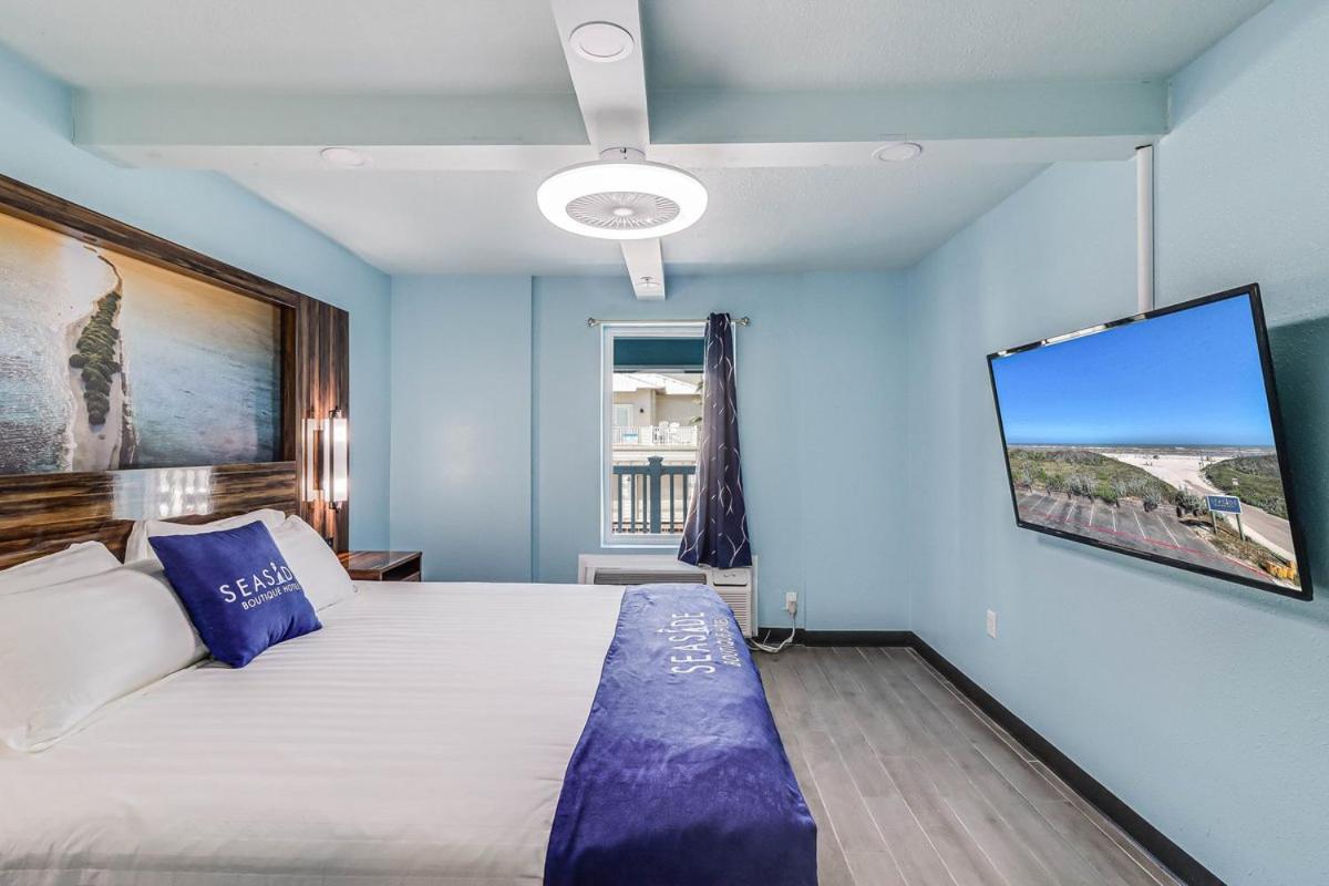 Seaside Boutique Hotel, Waves At Your Doorstep